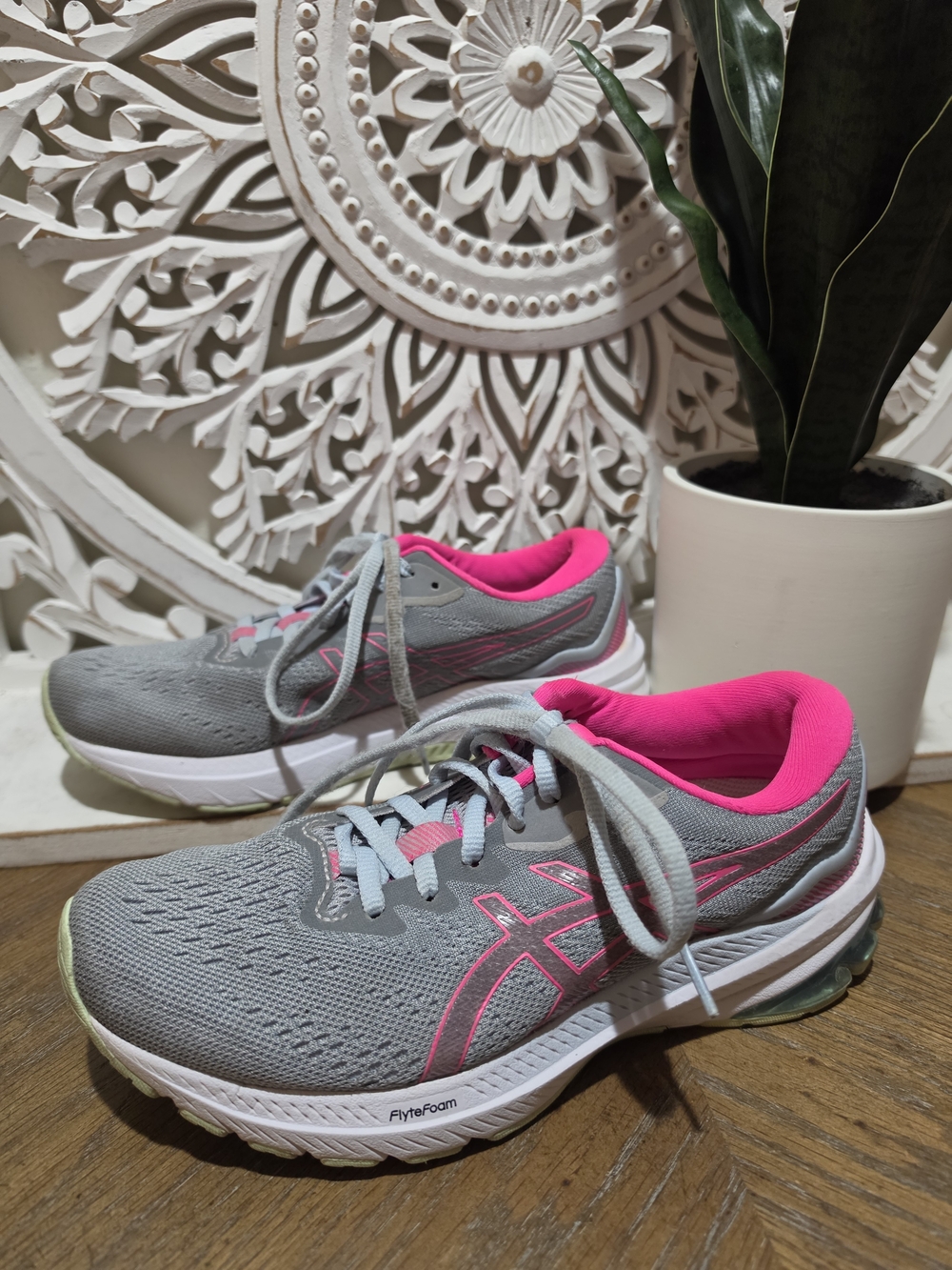 Asics FlyteFoam Grey and Pink Running Shoes Womens 7